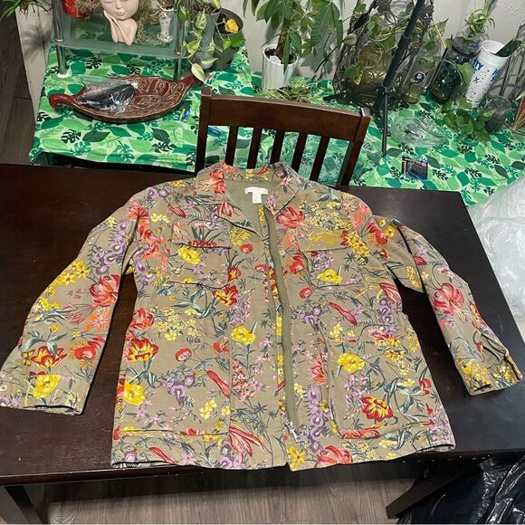Women’s HNM size 14 jacket floral with four pockets gently used - Picture 1 of 6